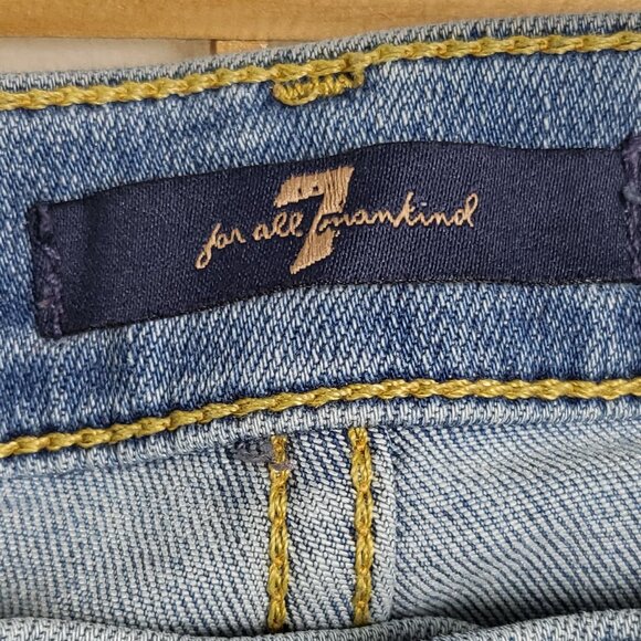 7 for all Mankind Josefina style light blue jeans EUC size 32 great stretch - Picture 2 of 10